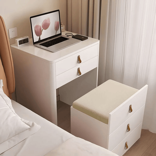 Ivory – Sminkbord med fällbar spegel