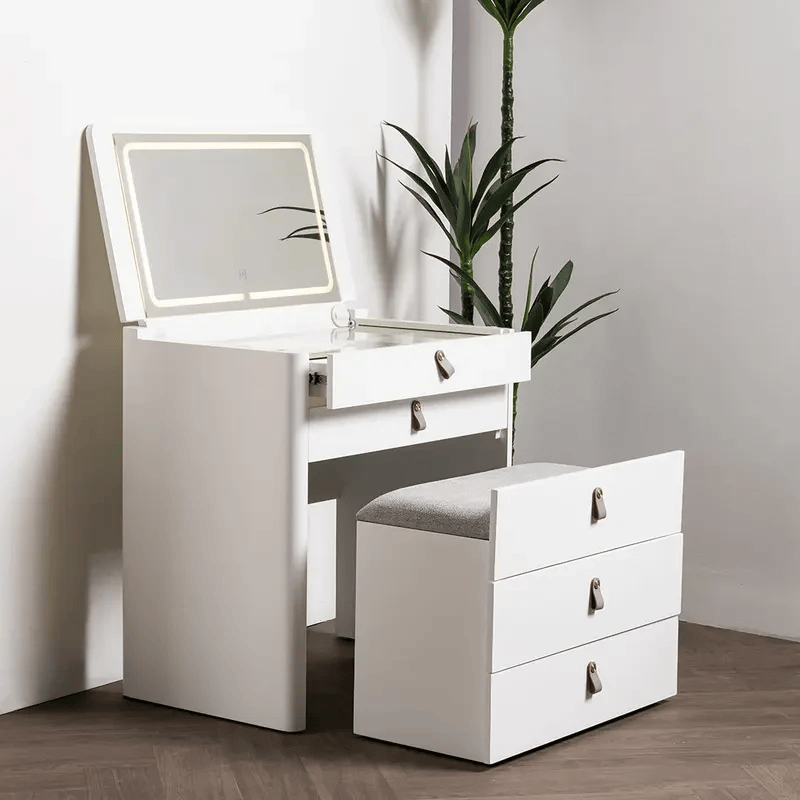 Ivory – Sminkbord med fällbar spegel